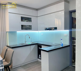 TỦ BẾP NHỰA PICOMAT PHỦ ACRYLIC TBA018