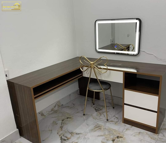 BÀN NHỰA TRANG ĐIỂM TD010