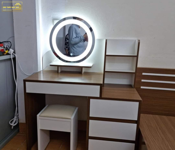 BÀN NHỰA TRANG ĐIỂM TD014